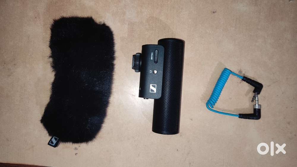 Sennheiser MKE 400 Compact On-Camera Shotgun Microphone