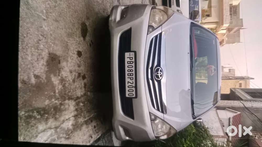 Toyota Innova 2.5 V 2011