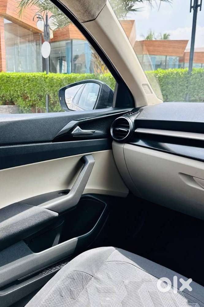 Skoda Slavia 1.0 Ambition Tsi, 2022, Petrol
