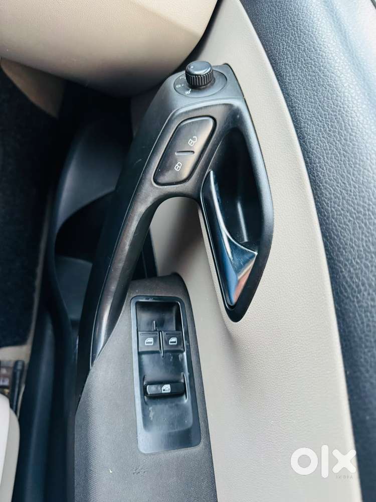 Volkswagen Polo Petrol Highline 1.6l, 2012, Diesel
