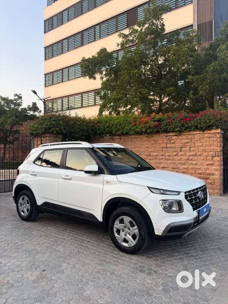 Hyundai Venue S Mt 1.2 Kappa, 2022, Petrol
