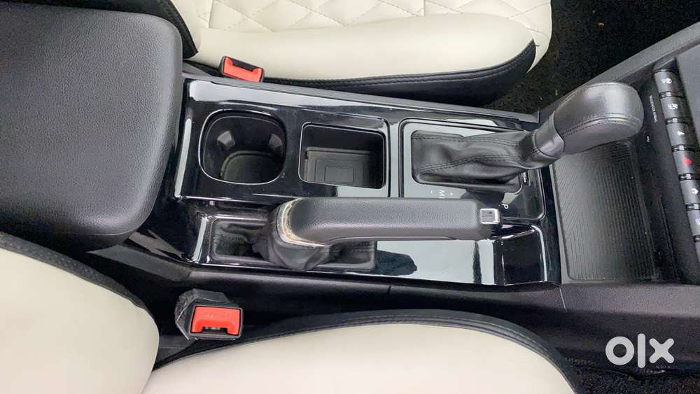 Mahindra Xuv700 2.0 Ax 5 Petrol At Str, 2024, Petrol