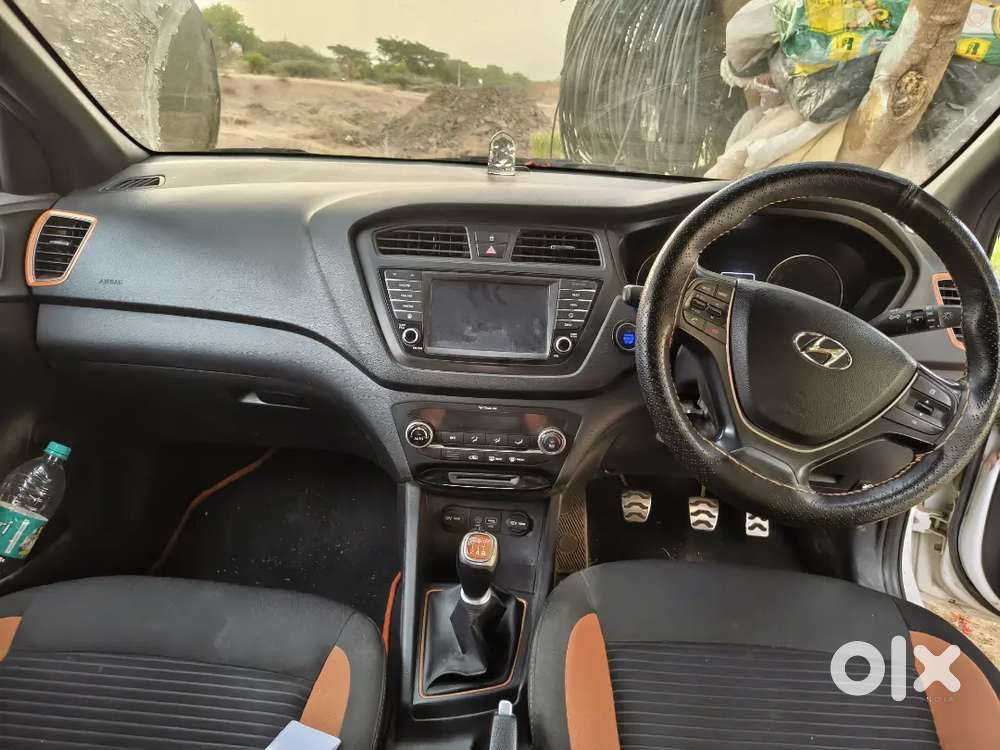 Top Model Hyundai I20 Active 2016 Petrol Well Maintained