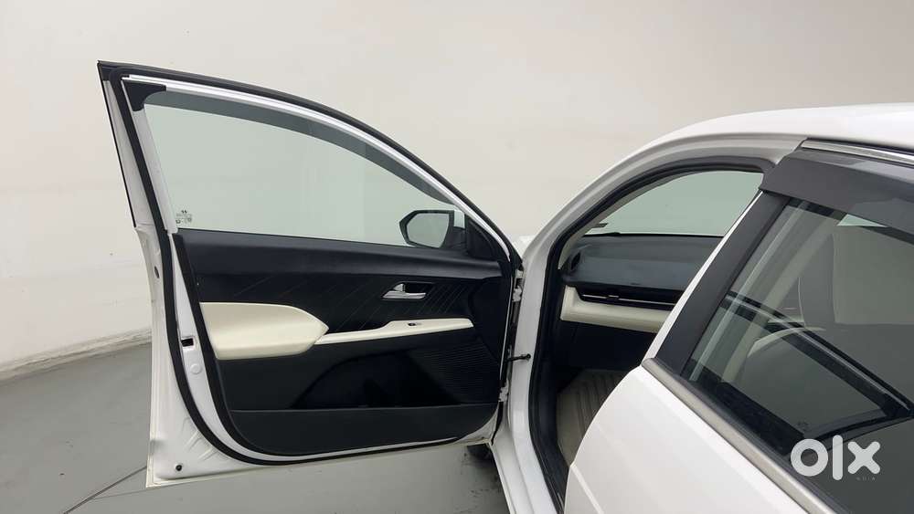 Hyundai Verna 1.5 Sx Petrol Mt, 2024, Petrol