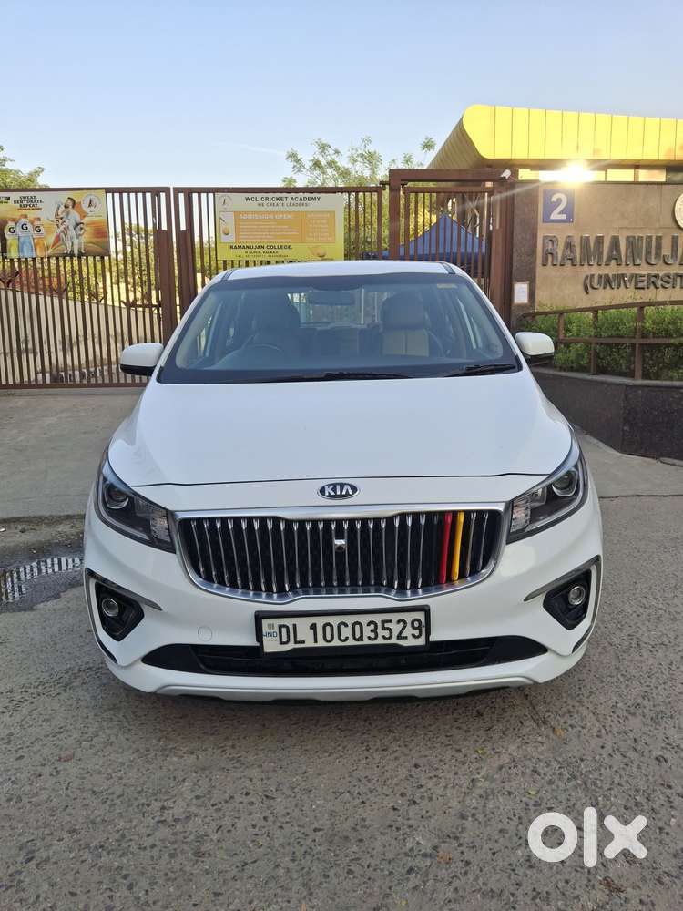 Kia Carnival Premium, 2021, Petrol