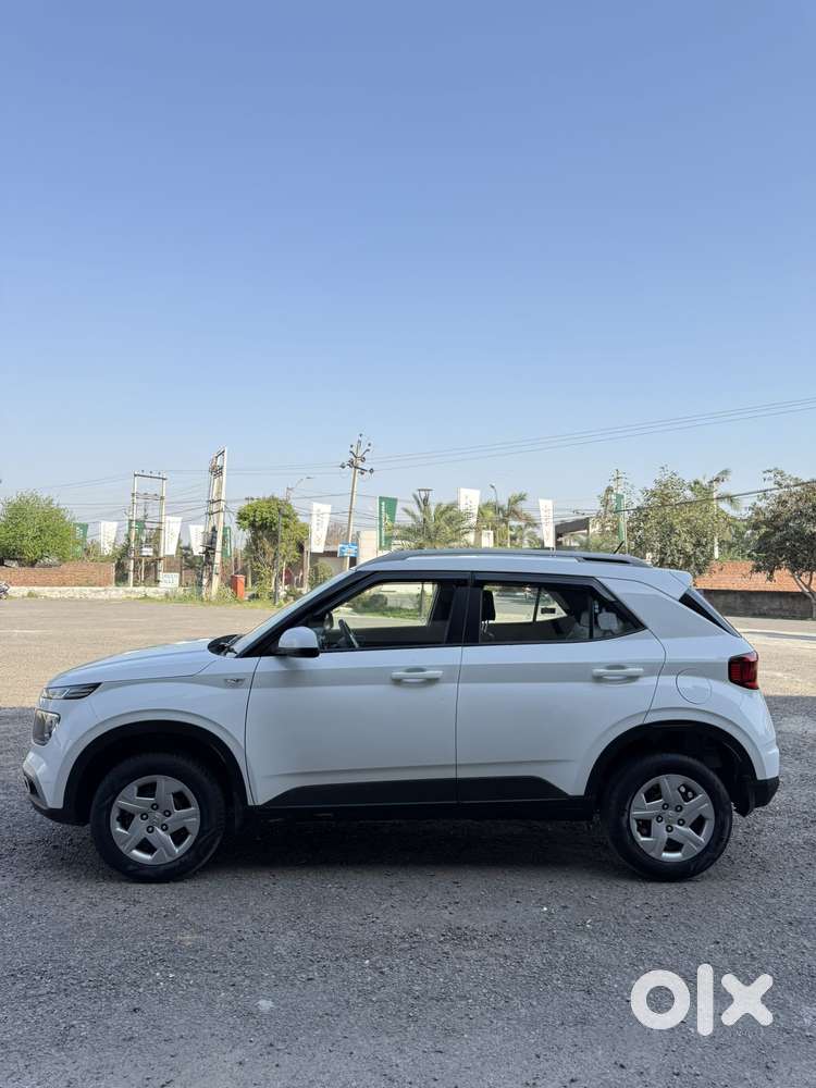Hyundai Venue S Turbo, 2021, Petrol