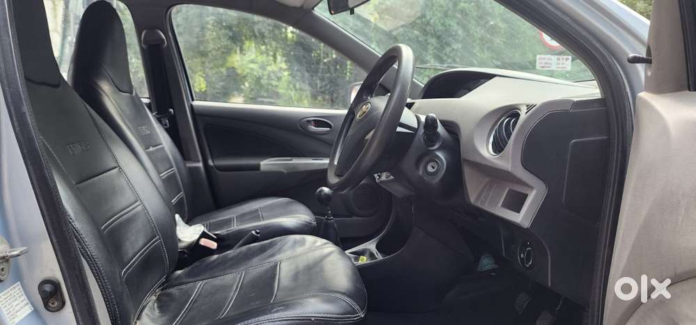 Toyota Etios V, 2011, Petrol