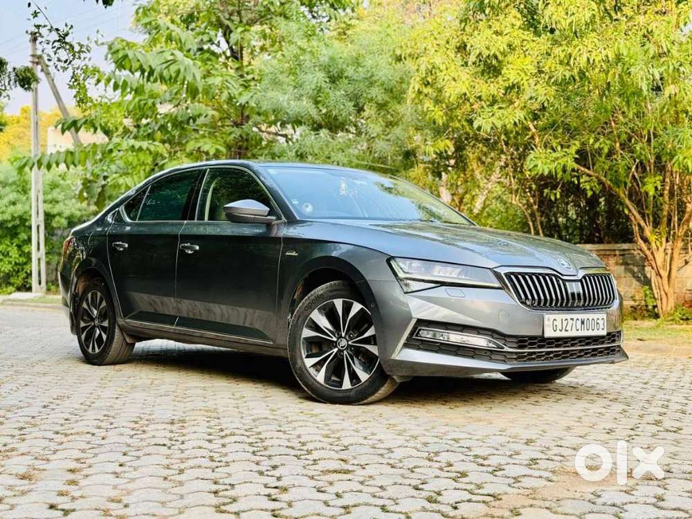 Skoda Superb L&k 2.0 Tdi At, 2022, Petrol