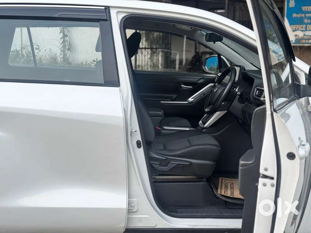 Toyota Innova Hycross, 2023, Petrol
