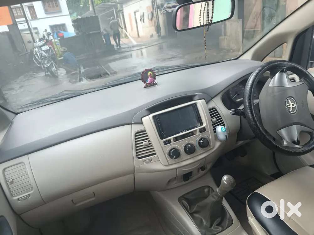 Toyota Innova 2013 Diesel 240000 Km Driven