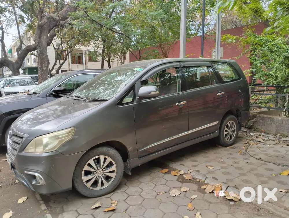 Toyota Innova 2015 Diesel 290000 Km Driven