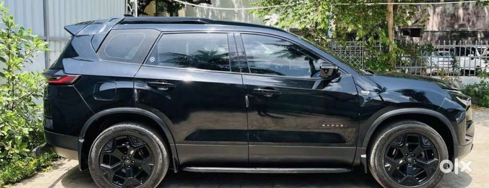 Tata Safari Accomplished Plus Dark Edition, 2024, Diesel