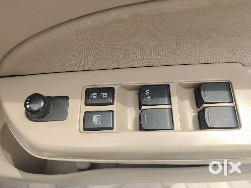 Maruti Suzuki Dzire 1.2 Vxi, 2012, Petrol
