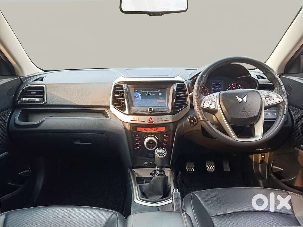 Mahindra Xuv300 W8, 2023, Petrol