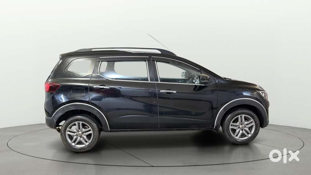 Renault Triber Rxz, 2024, Petrol