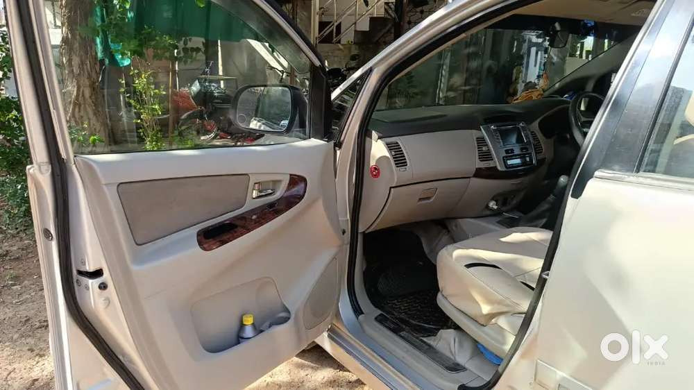 Toyota Innova 2012 Diesel Well Maintained