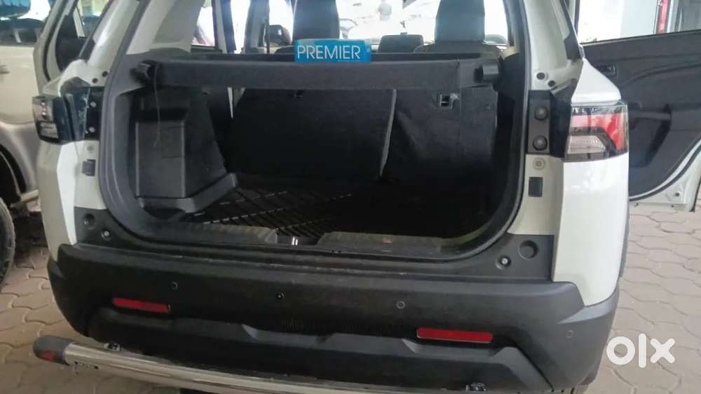 Maruti Suzuki Brezza 1.5 Lxi 2025
