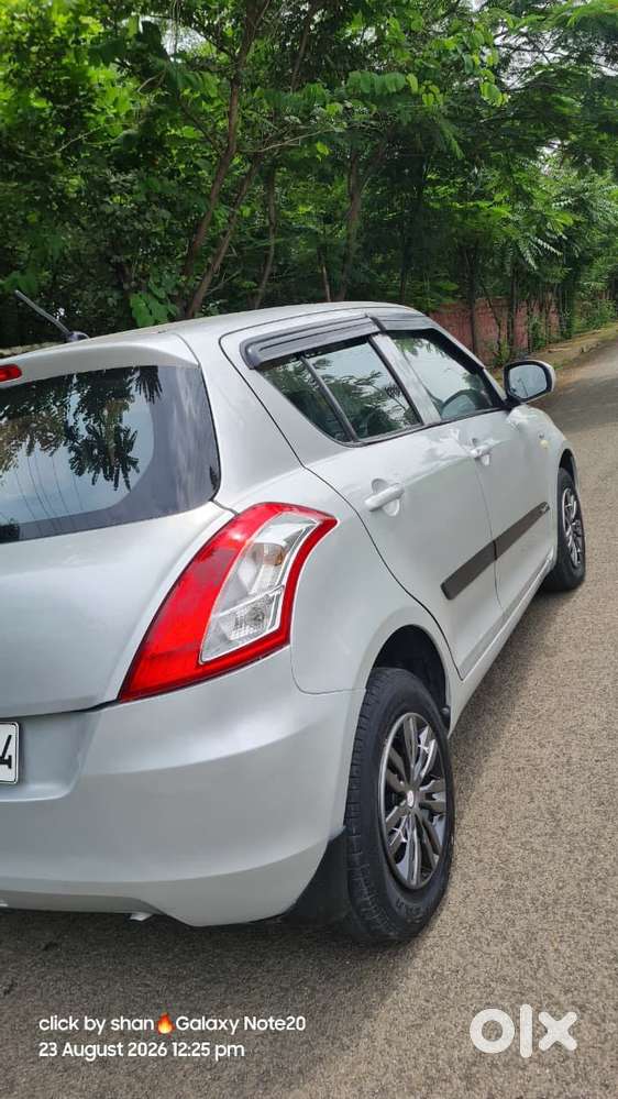 Maruti Suzuki Swift Lxi, 2012, Petrol