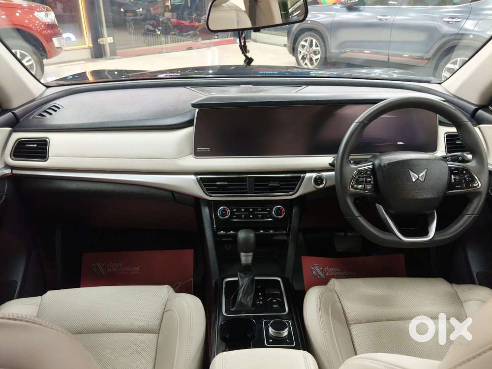Mahindra Xuv700 2.0 Ax 7 Petrol At Luxury Pack Str, 2024, Petrol