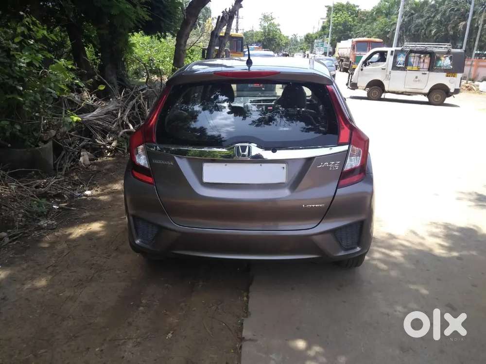 Honda Jazz 2016 - Diesel - Good Condition — 25 Kmpl - 3.5l*