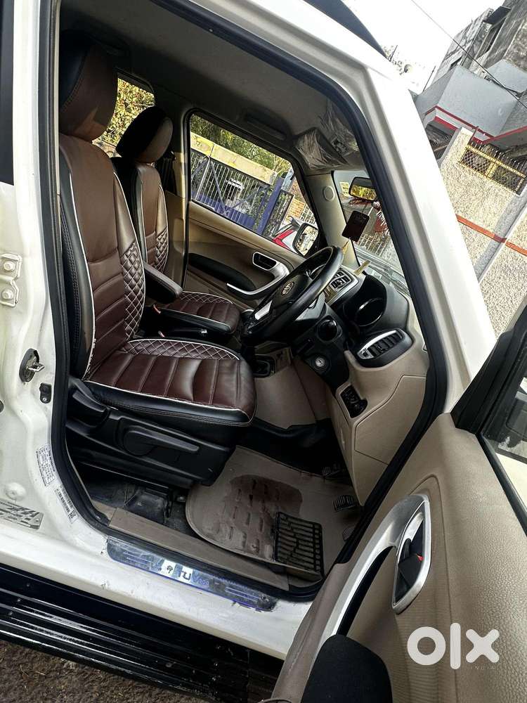 Mahindra Tuv 300 T10 Opt, 2018, Diesel