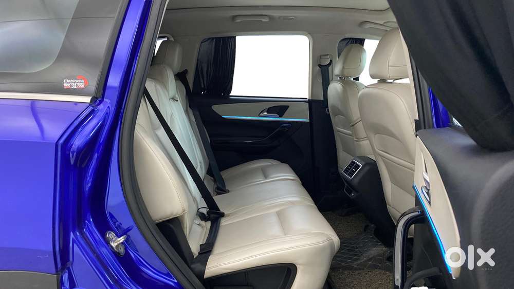 Mahindra Xuv700 2.2 Ax 7 Diesel Mt Luxury Pack Str, 2022, Diesel