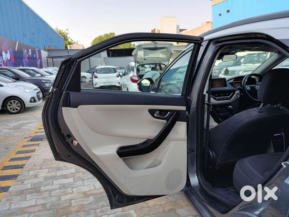 Tata Nexon 1.2 Revotron Xz Plus Dual Tone Roof (s), 2020, Petrol