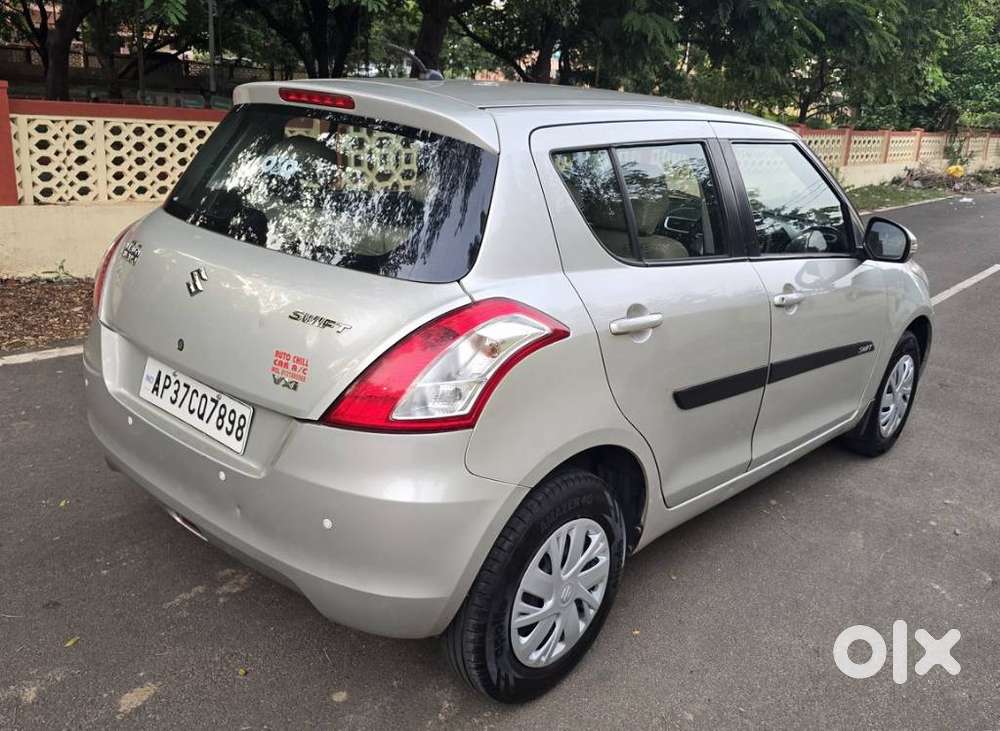 Maruti Suzuki Swift Vxi Optional, 2016, Petrol