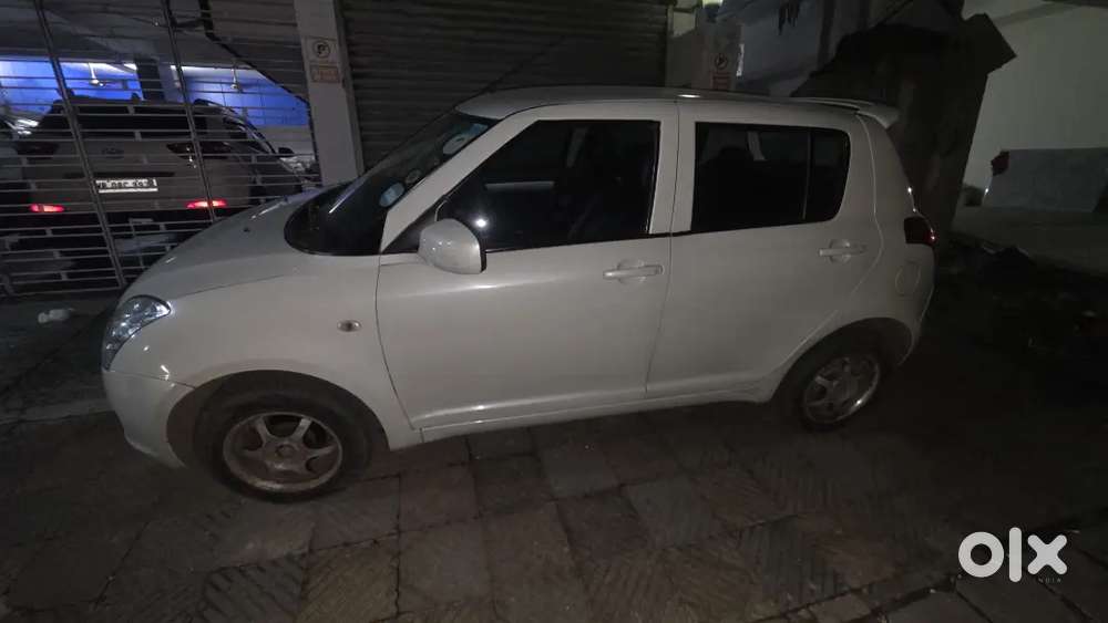 Maruti Suzuki Swift 2011 Lxi