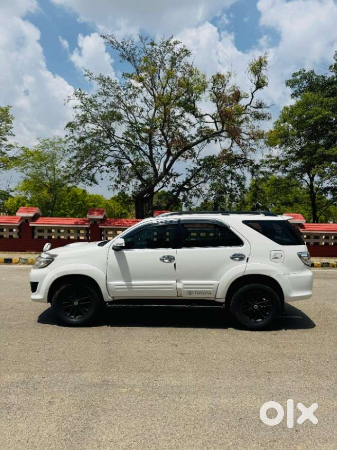 Toyota Fortuner 2011-2016 4x4 Mt, 2012, Diesel