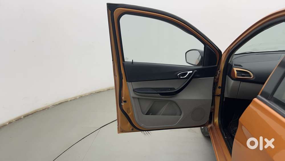 Tata Tiago Xz, 2017, Petrol