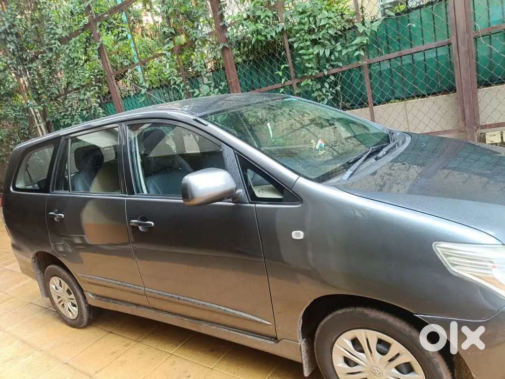 Toyota Innova 2015