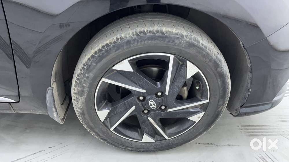 Hyundai Verna 1.5 Sx (o) Vtvt Ivt, 2022, Petrol