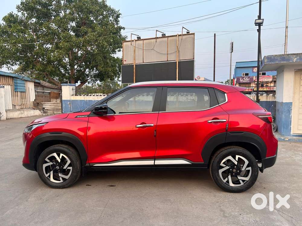 Nissan Magnite 1.0 Xv Premium, 2022, Petrol