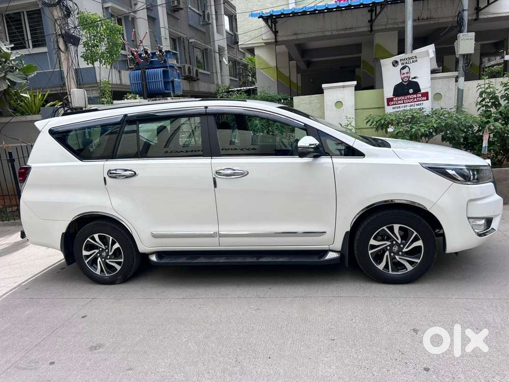 Toyota Innova Crysta 2.4 V 7 Str, 2023, Diesel