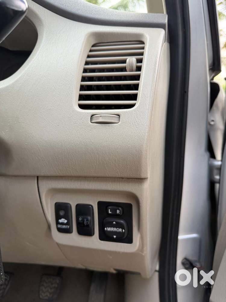 Toyota Innova 2012 Diesel 240000 Km Driven