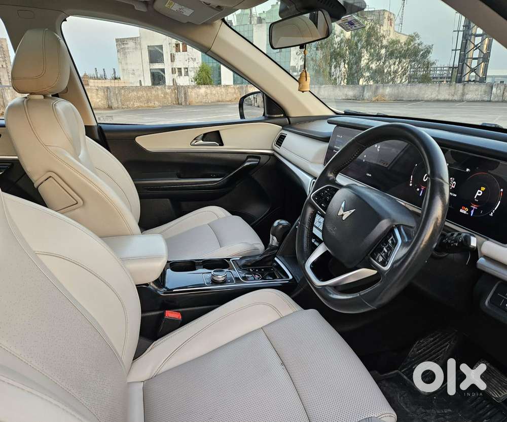 Mahindra Xuv700 2.2 Ax 7 Diesel At Luxury Pack Str, 2022, Diesel