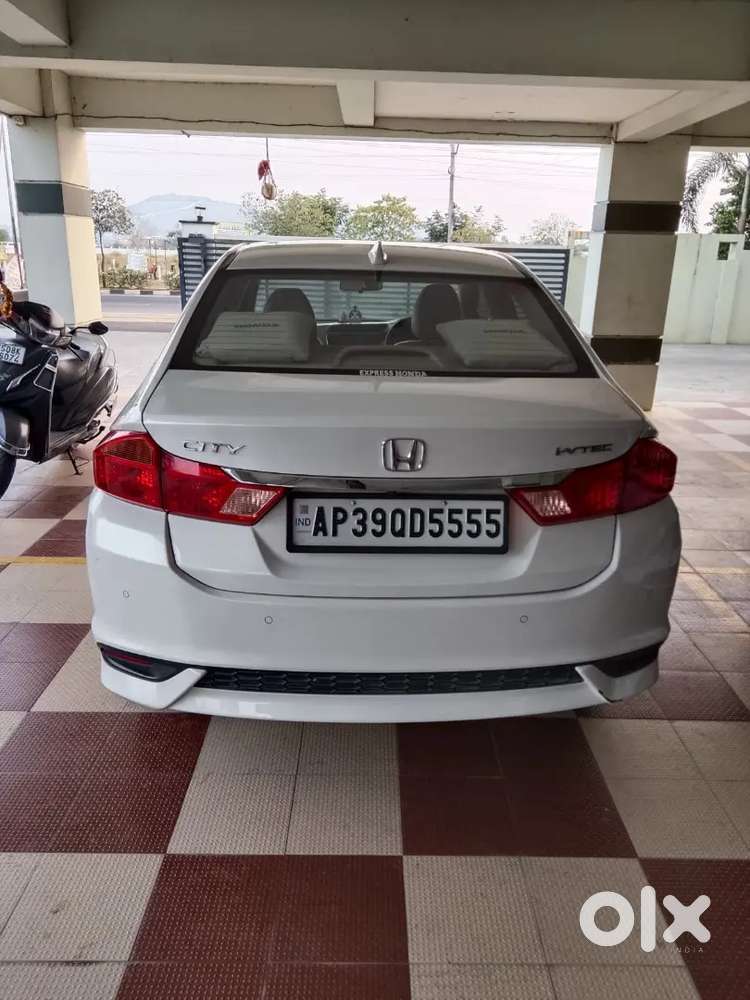 Honda City 2022 Petrol 77000 Km Driven