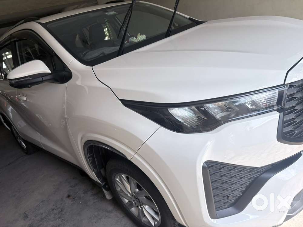 Toyota Innova Hycross 2025 Petrol