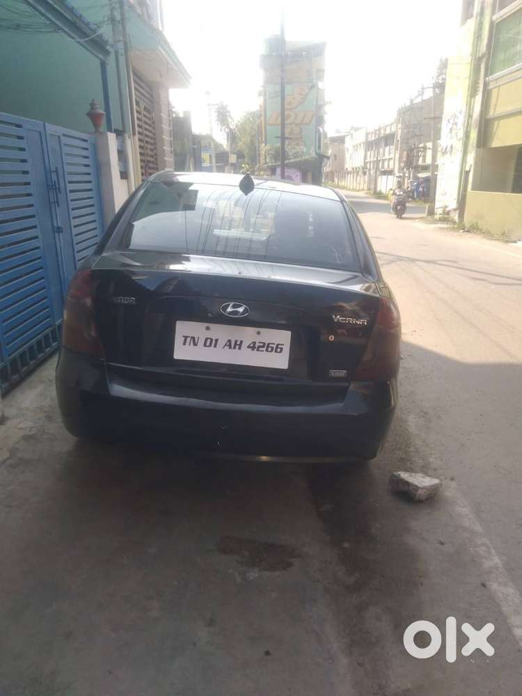 Hyundai Verna Black