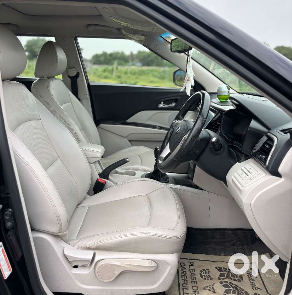 Mahindra Xuv300 W8 Option Dual Tone Diesel, 2022, Diesel