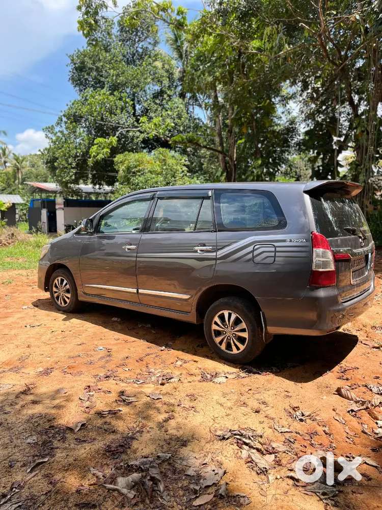 Toyota Innova 2.5 V 2015