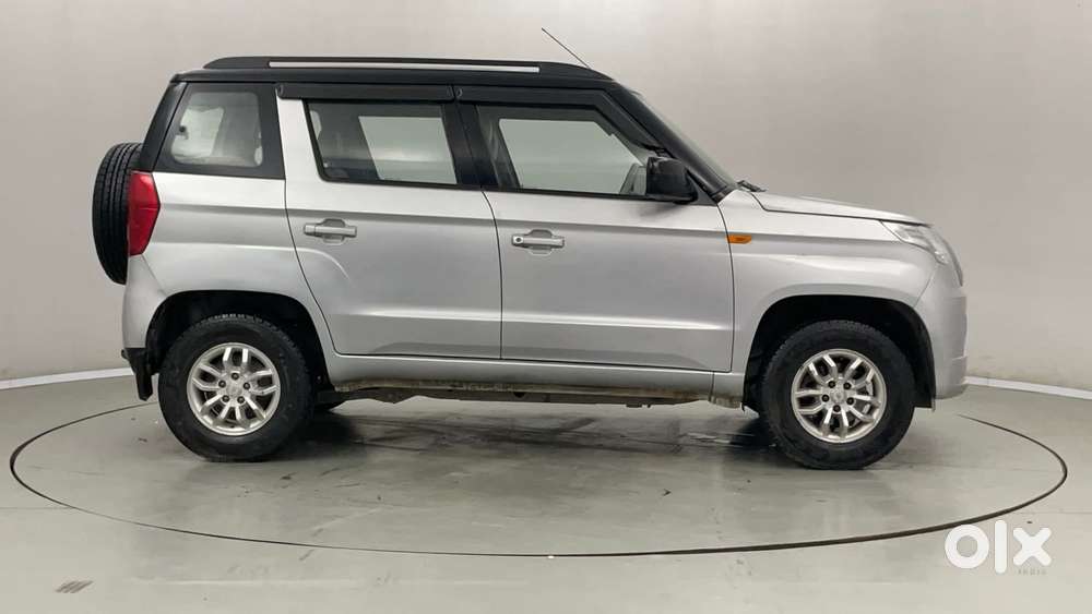 Mahindra Tuv 300 Mhawk100 T8 Dual Tone, 2017, Diesel
