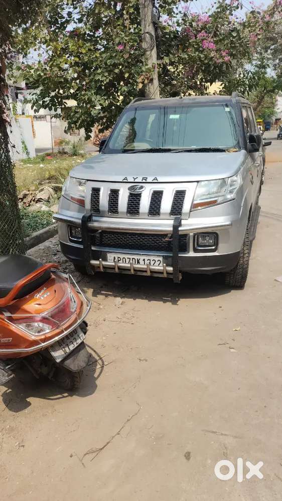 Mahindra Tuv 300 2017