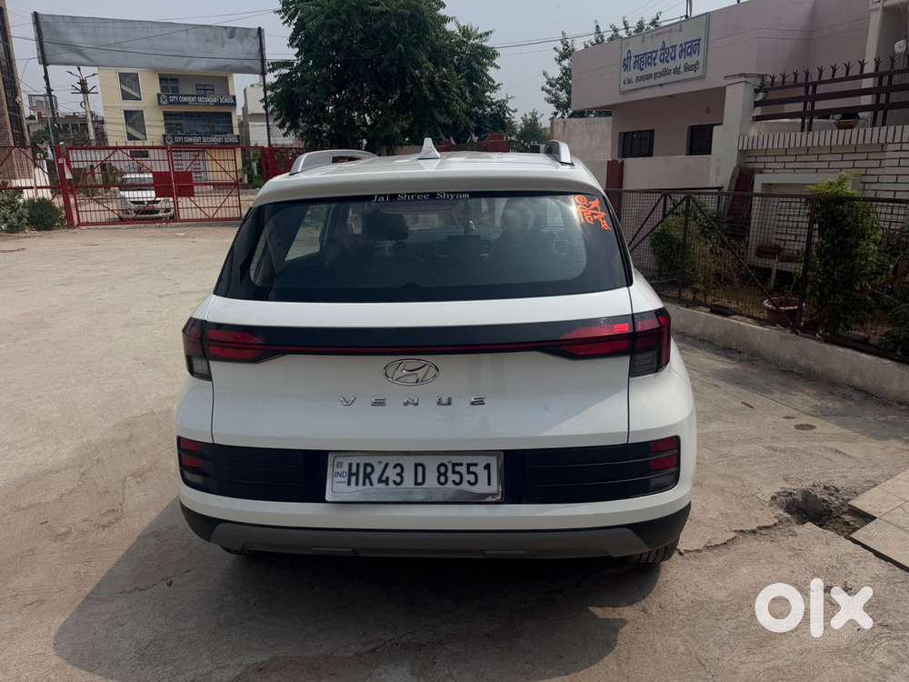 Hyundai Venue Petrol 2023