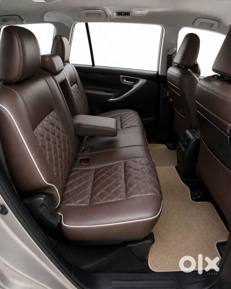 Toyota Innova Crysta 2.4 V (8 Str)  2023  Diesel Manual  Champagne