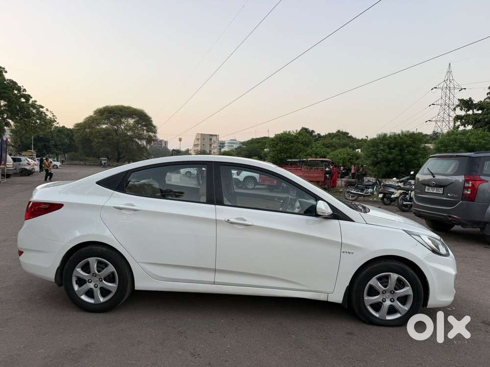 Hyundai Verna Fluidic 1.6 Vtvt Sx, 2014, Petrol