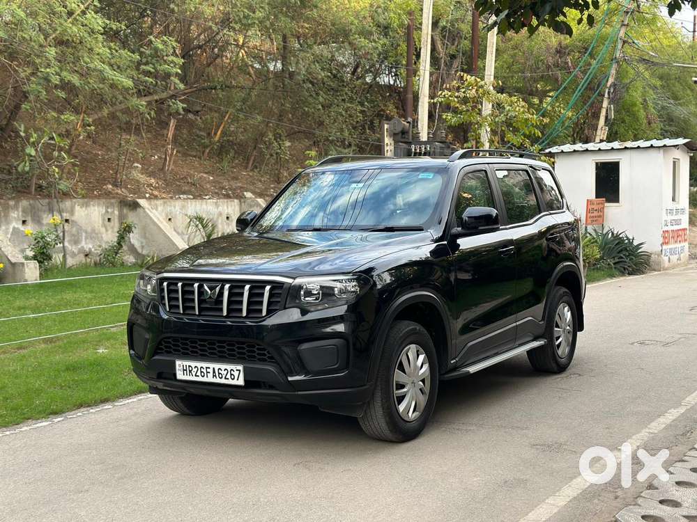 Mahindra Scorpio N Z4 Petrol At 7 Str, 2023, Petrol