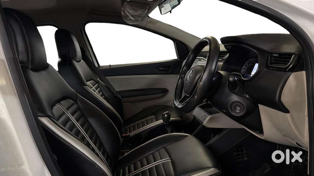 Renault Triber Rxt, 2023, Petrol