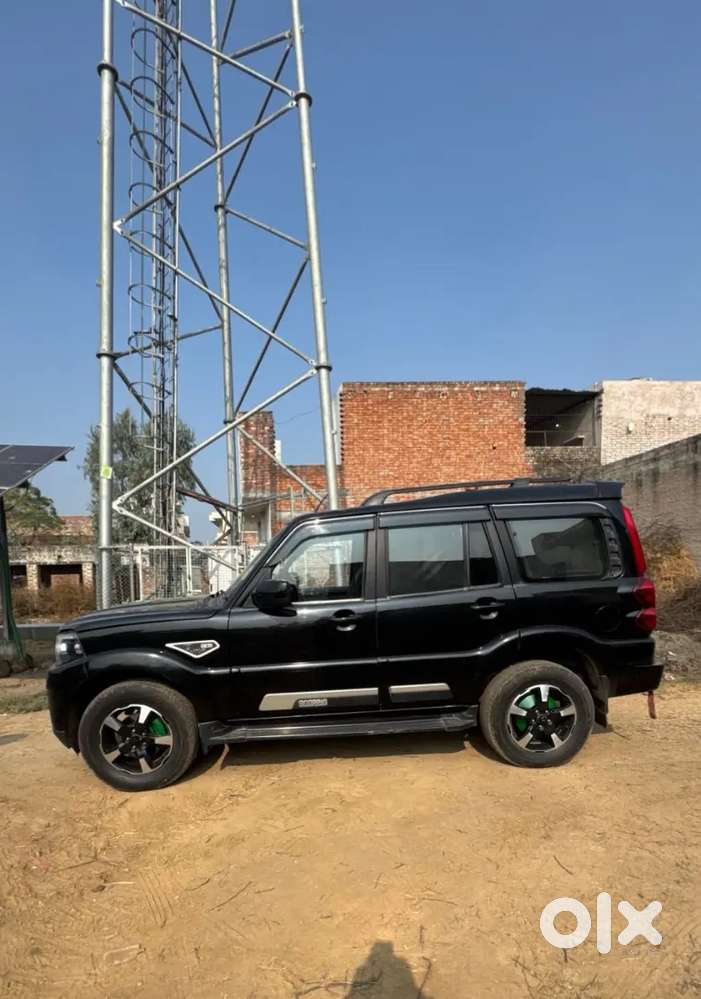 Mahindra Scorpio Classic 2022 Diesel 75000 Km Driven